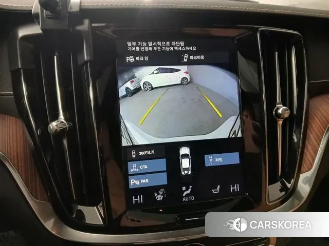 Volvo S60 3rd generation 2021 Белый из Кореи, фото 6