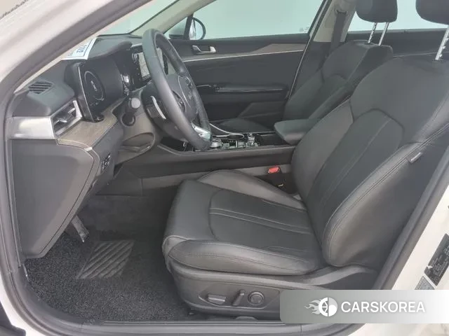 Kia K5 3rd generation 2023 Белый из Кореи, фото 6