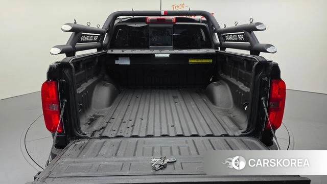 Chevrolet (GM Daewoo) Real New Colorado 2022 Черный из Кореи, фото 6