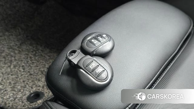 Mini Cooper 2022 Красный из Кореи, фото 6