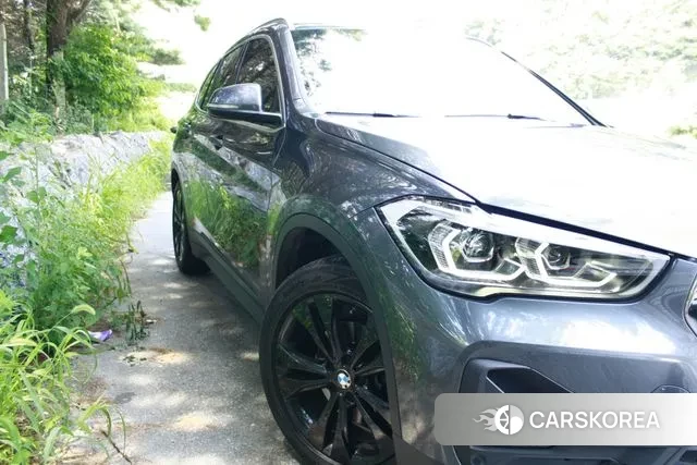 BMW X1 (F48) 2020 Серебристо-серый из Кореи, фото 6