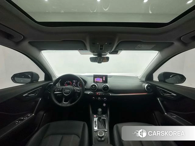 Audi Q2L 2021 Серебристо-серый из Китая, фото 6
