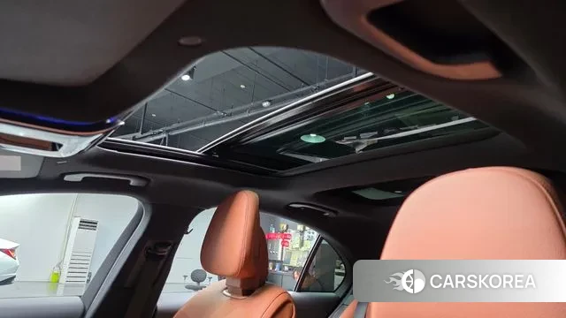 Mercedes-Benz C-Class W206 2023 Белый из Кореи, фото 6