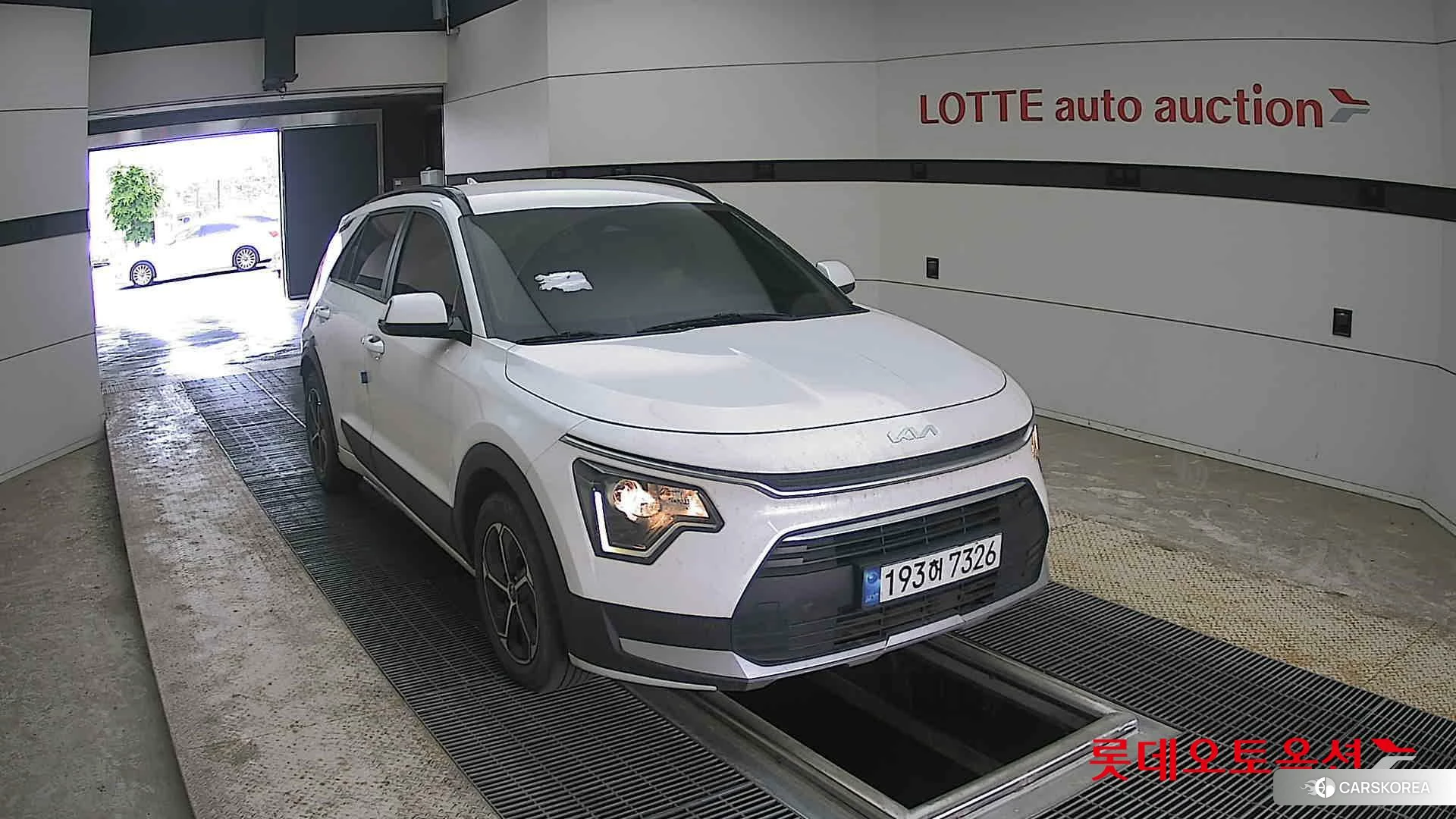 Kia Niro Hybrid 2024 Snow White Pearl (optional) из Кореи, фото 6