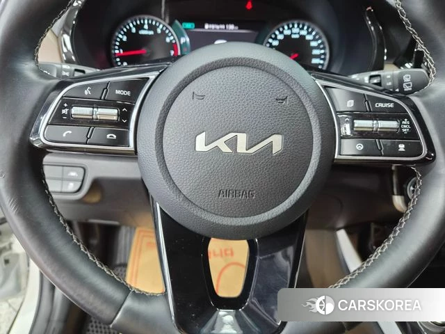 Kia Seltos 2022 Белый из Кореи, фото 6