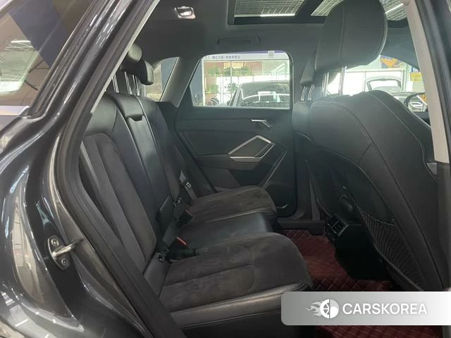 Audi Q3 2021 Темно-серый из Китая, фото 6