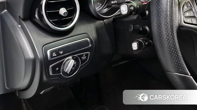 Mercedes-Benz C-Class W205 2018 Белый из Кореи, фото 6