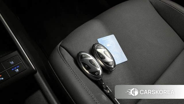 Hyundai Kona Hybrid (SX2) 2025 Светло-серебряный цвет из Кореи, фото 6
