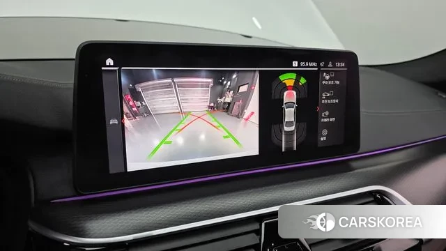 BMW 5 Series (G30) 2023 Белый из Кореи, фото 6