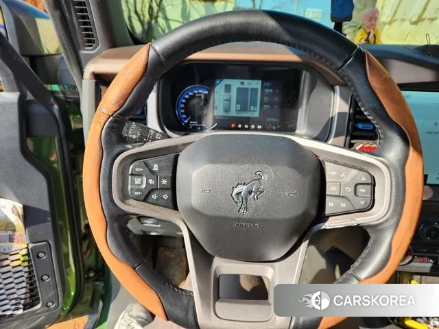 Ford Bronco 6th Generation 2023 Темно-зеленый из Кореи, фото 6