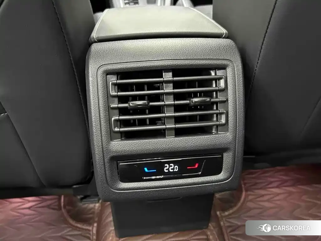 Volkswagen Golf 2023 Белый из Китая, фото 6