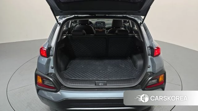 Hyundai Kona 2020 Светло-серебряный цвет из Кореи, фото 6