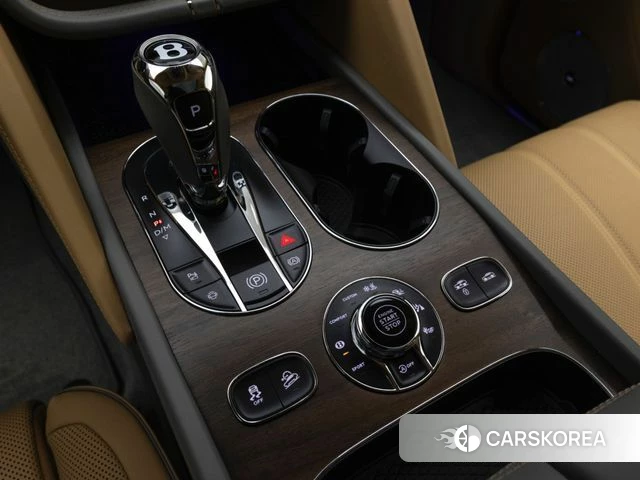 Bentley Bentayga 2025 Жемчужный цвет из Кореи, фото 6