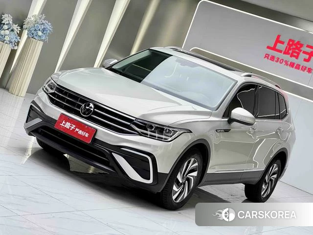 Volkswagen Tiguan L 2022 Серебристо-серый из Китая, фото 6
