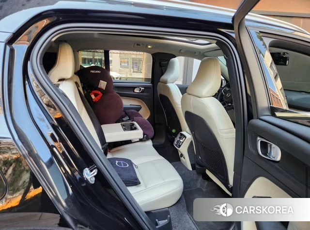 Volvo XC40 2024 Черный из Кореи, фото 6