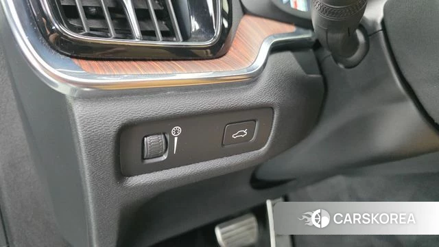 Volvo V60 Cross-Country 2nd Generation 2021 Черный из Кореи, фото 6