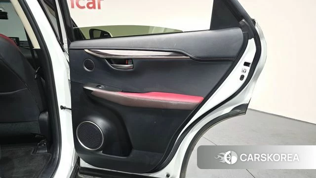 Lexus NX300h 2019 Белый из Кореи, фото 6