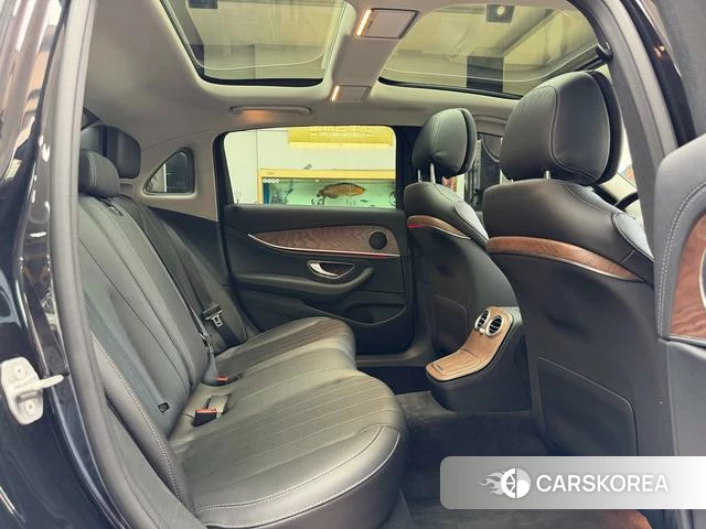 Mercedes-Benz E-class 2021 Черный из Китая, фото 6