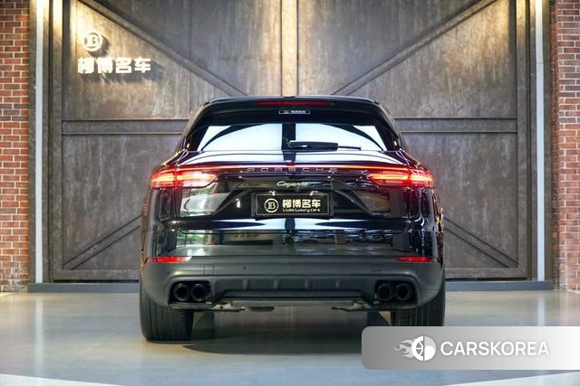 Porsche Cayenne E-Hybrid 2023 Черный из Китая, фото 6