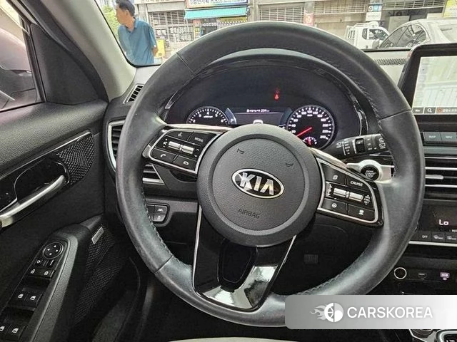 Kia Seltos 2021 Жемчужный цвет из Кореи, фото 6
