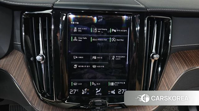 Volvo XC60 second Generation 2021 Белый из Кореи, фото 6