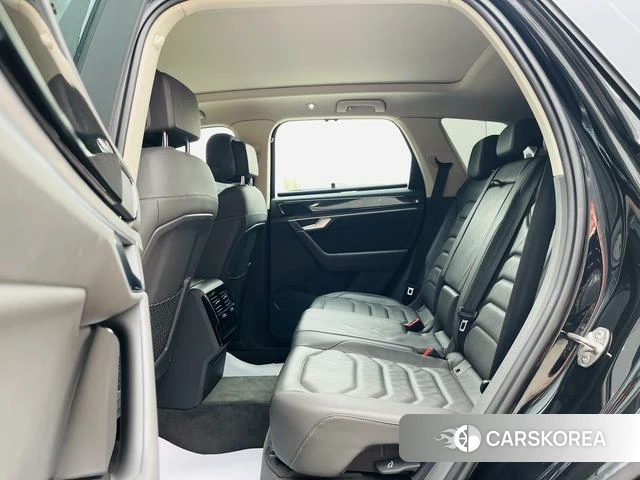 Volkswagen Touareg 2021 Черный из Китая, фото 6