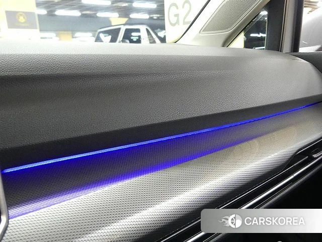 Volkswagen Golf 8th Generation 2026 Серебристо-серый из Кореи, фото 6