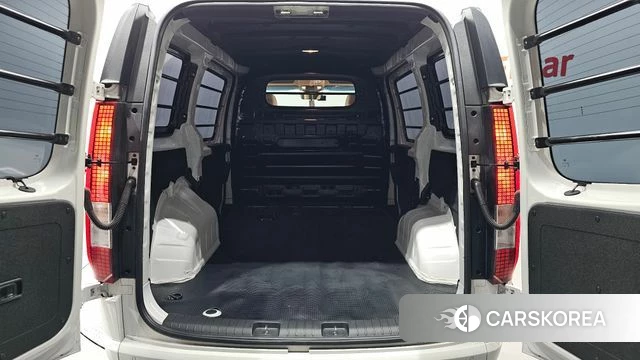 Hyundai Staria 2025 Белый из Кореи, фото 6