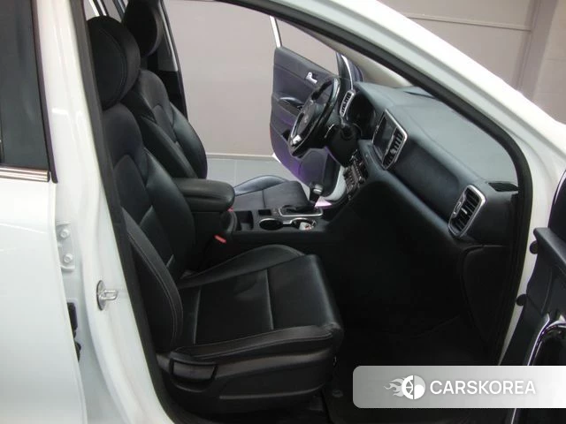 Kia Sportage The Bold 2018 Белый из Кореи, фото 6