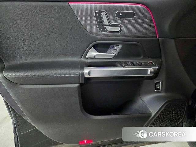 Mercedes-Benz GLB-Class X247 2020 Черный из Кореи, фото 6
