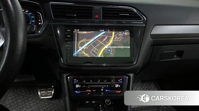 Volkswagen Tiguan Allspace 2022 Белый из Кореи, фото 6