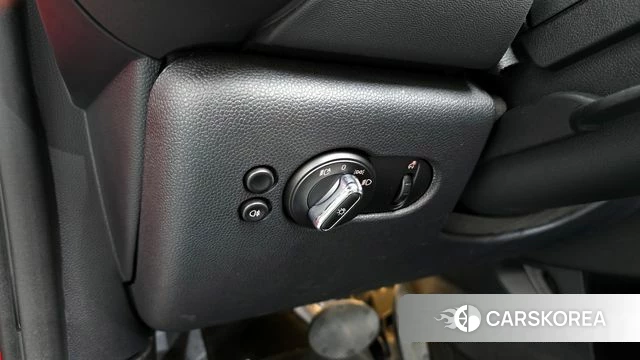 Mini Cooper Convertible 2023 Красный из Кореи, фото 6