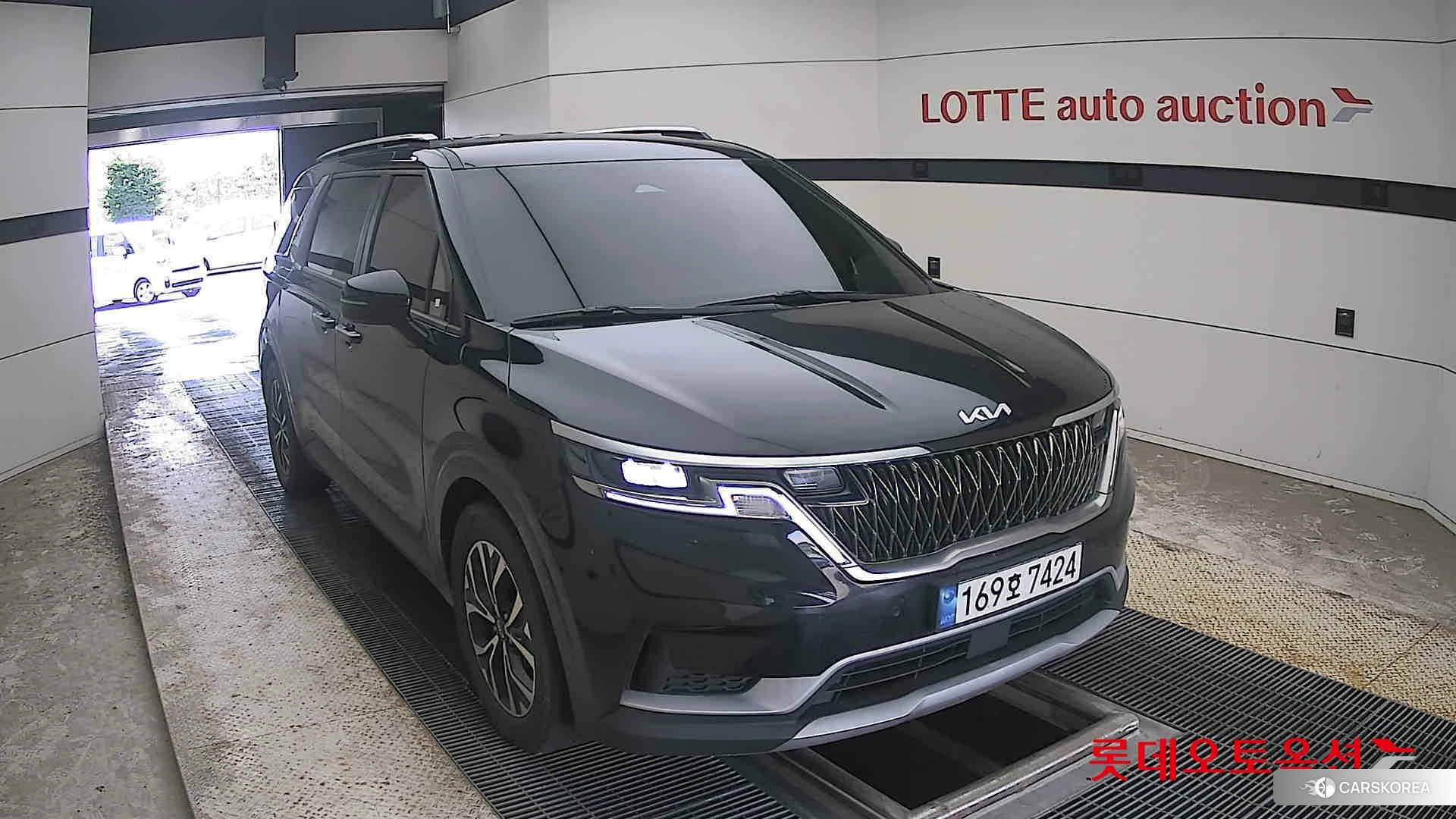 Kia Carnival 2023 Aurora Black Pearl из Кореи, фото 6