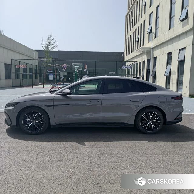 BYD Han DM 2025 Темно-серый из Китая, фото 6