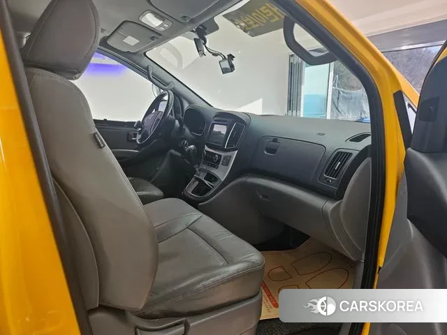 Hyundai The New Grand Starex 2018 Желтый из Кореи, фото 6