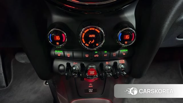 Mini Cooper 2021 Серебряный из Кореи, фото 6