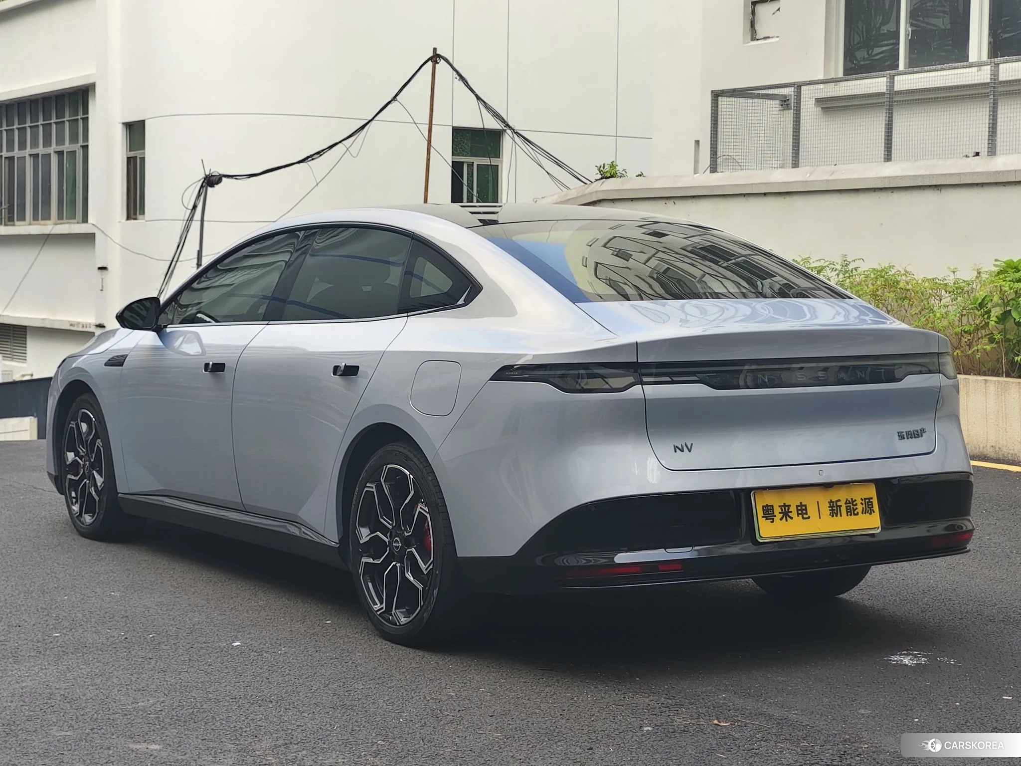 Nissan N7 2025 Серебристо-серый из Китая, фото 6