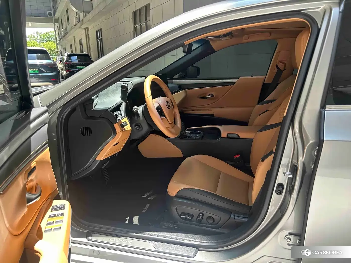 Lexus ES 2025 Champagne/brown из Китая, фото 6