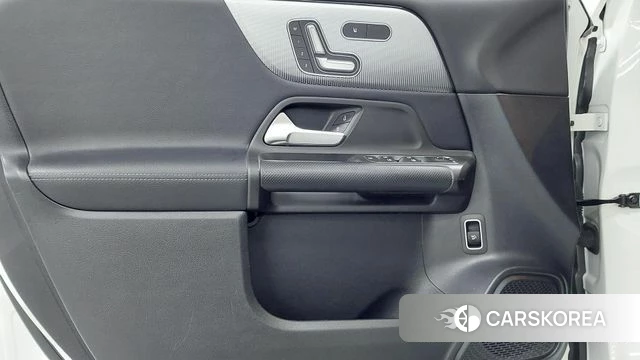 Mercedes-Benz GLB-Class X247 2021 Белый из Кореи, фото 6