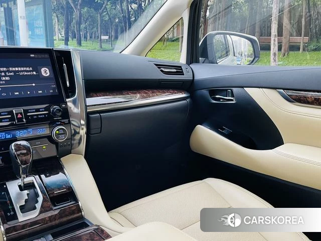 Toyota Elfa 2022 Белый из Китая, фото 6