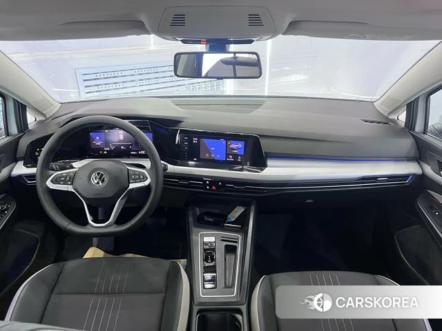 Volkswagen Golf 2023 Белый из Китая, фото 6
