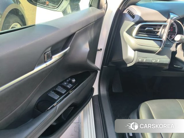 Toyota Camry 2023 Белый из Китая, фото 6