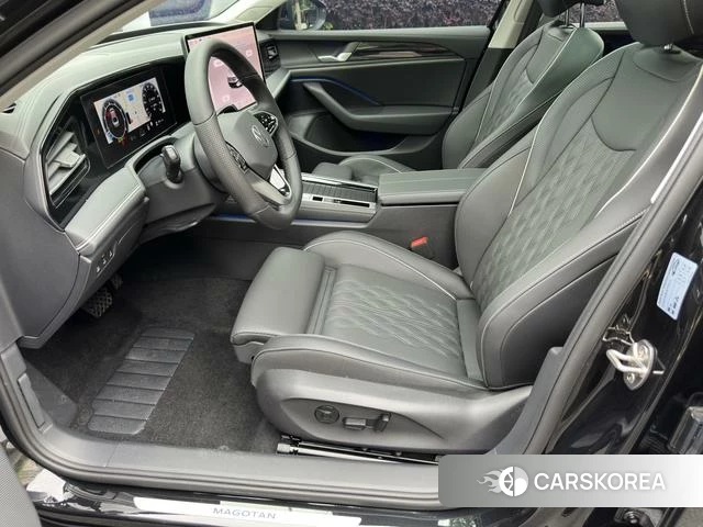 Volkswagen Magotan 2024 Черный из Китая, фото 6