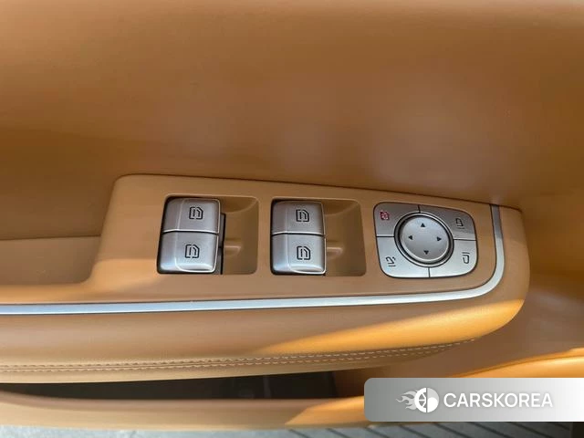 Ideal car Ideal ONE 2021 Серебристо-серый из Китая, фото 6