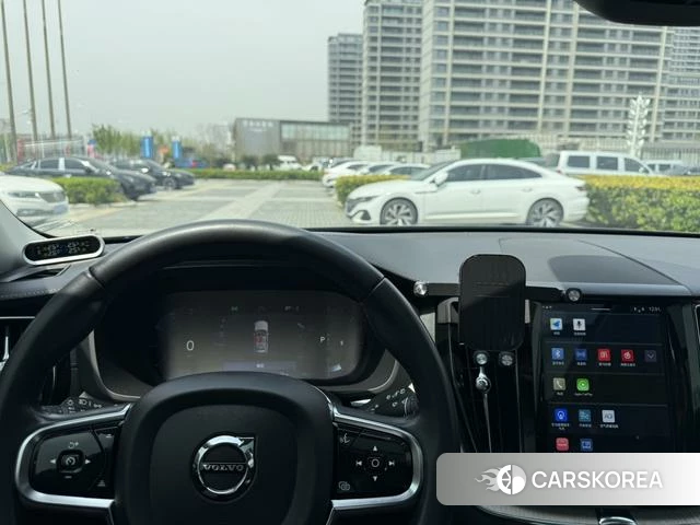 Volvo XC60 2022 Темно-серый из Китая, фото 6