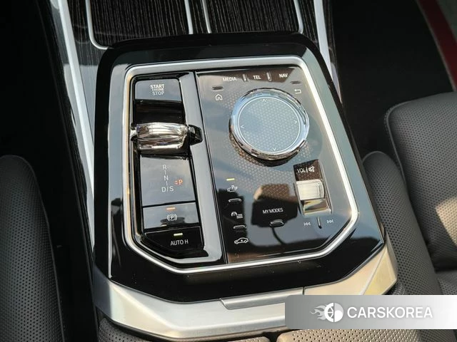 BMW 7 Series (G70) 2025 Белый из Кореи, фото 6