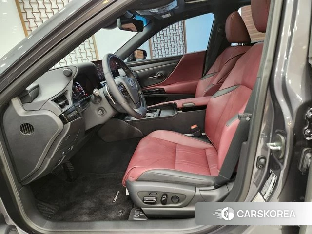 Lexus ES300h 7th generation 2025 Серый из Кореи, фото 6