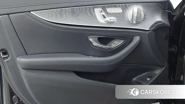 Mercedes-Benz E-Class W213 2022 Черный из Кореи, фото 6