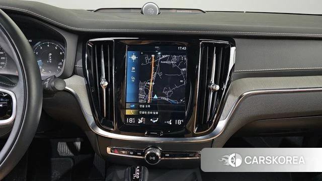 Volvo S60 3rd generation 2020 Белый из Кореи, фото 6