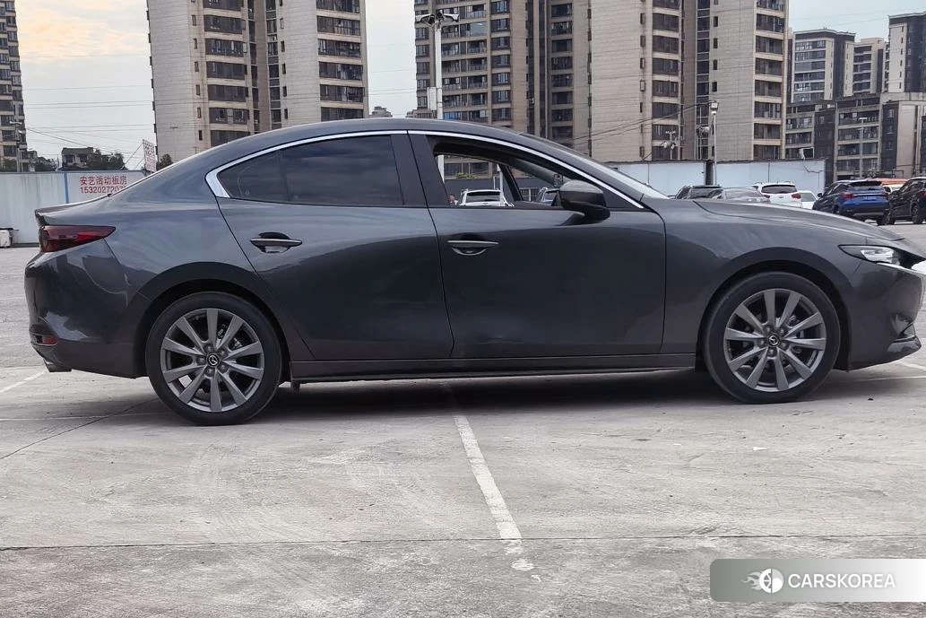 Mazda 3 Angkesaila 2023 Темно-серый из Китая, фото 6